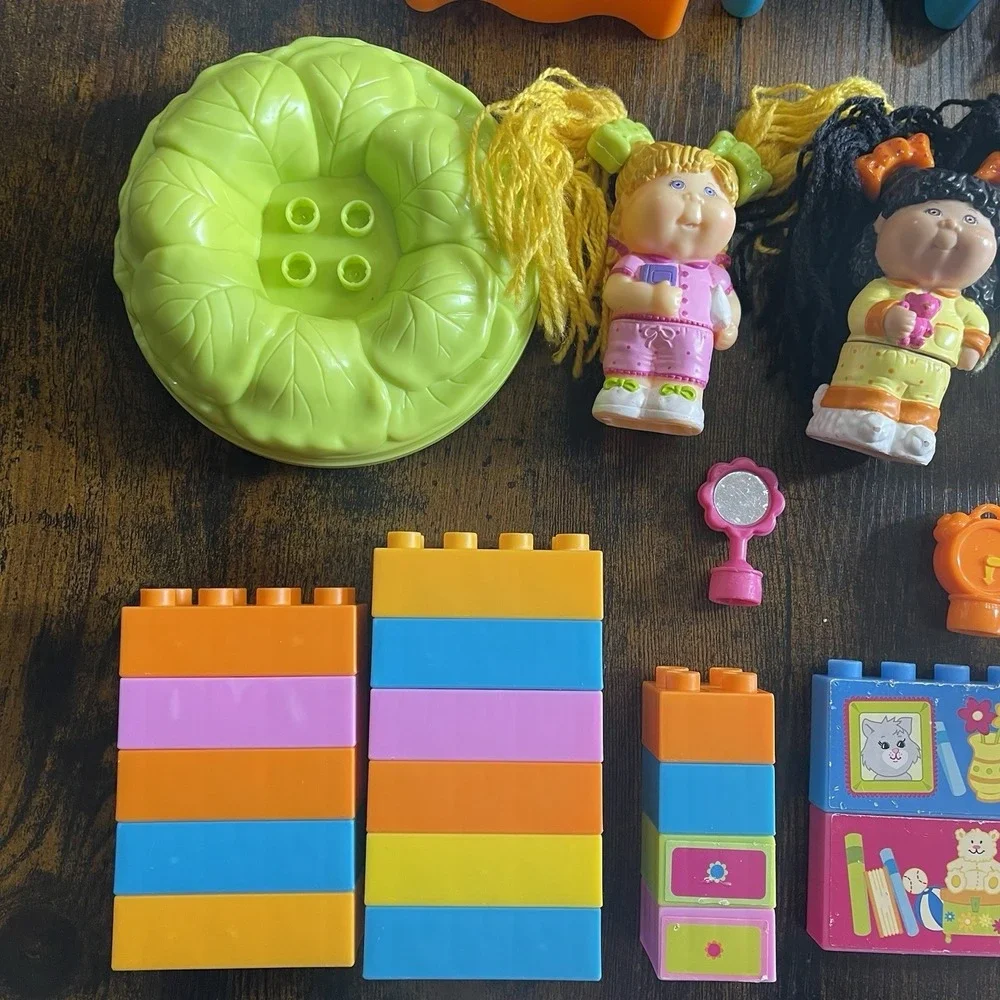 Mega Bloks Cabbage Patch Kids‎ Slumber Party Lot Dresser Dolls Blocks Bed